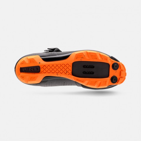 giro_s_privateerr_darkshadowflameorange_sole
